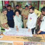 गोला गोकर्णनाथ में भूतनाथ मेले की तैयारियों को लेकर प्रशासन अलर्ट, डीएम-SP ने किया पैदल निरीक्षण