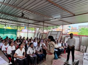 पुलिस अधीक्षक ने विद्यार्थियों को दिया सफलता का मंत्र